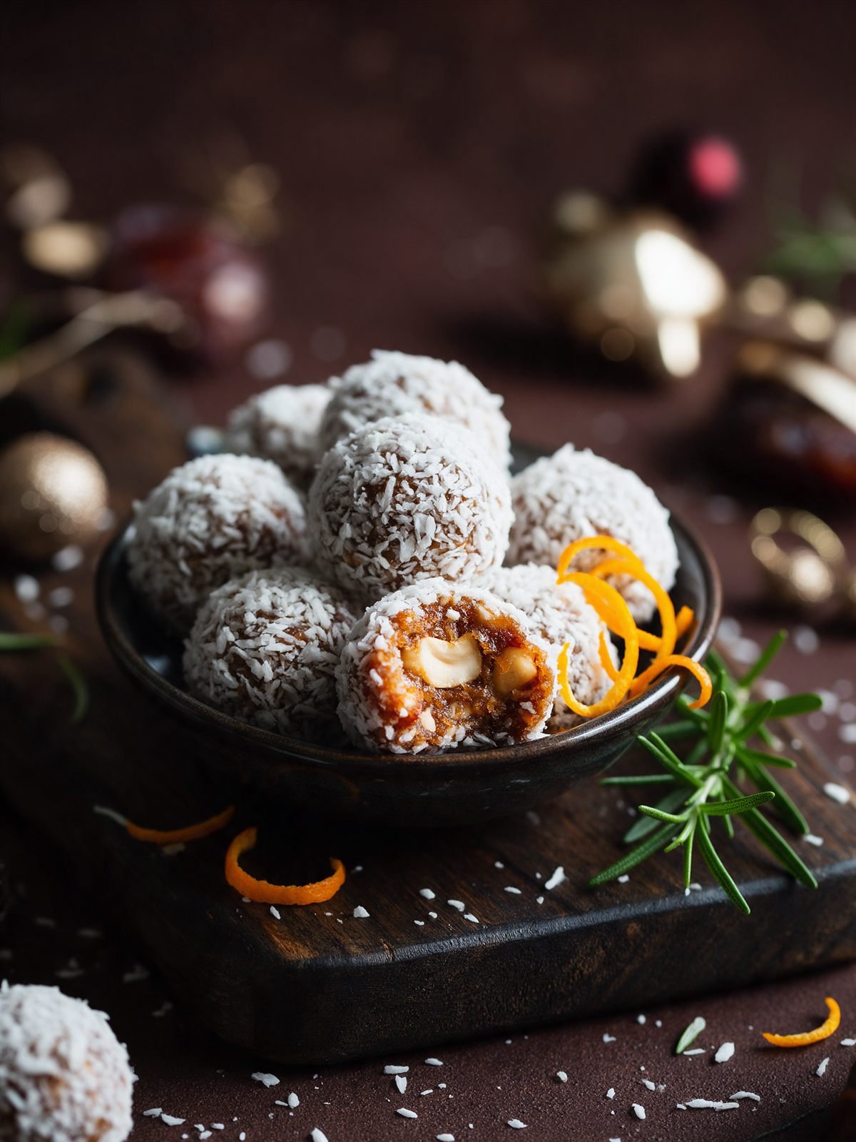 No-Bake Snowball Cookies (5 Ingredients)